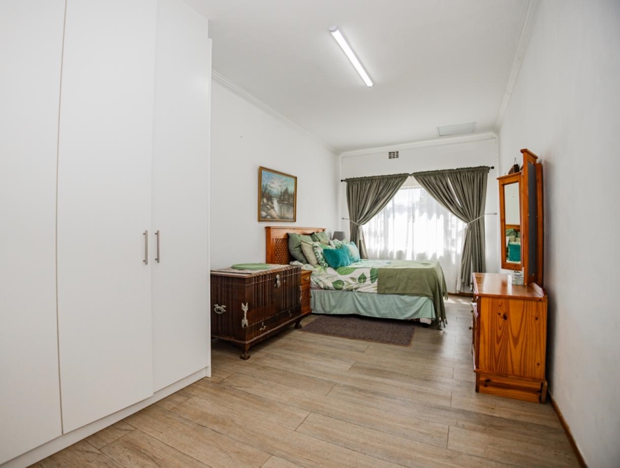 8 Bedroom Property for Sale in Joostenbergvlakte Western Cape